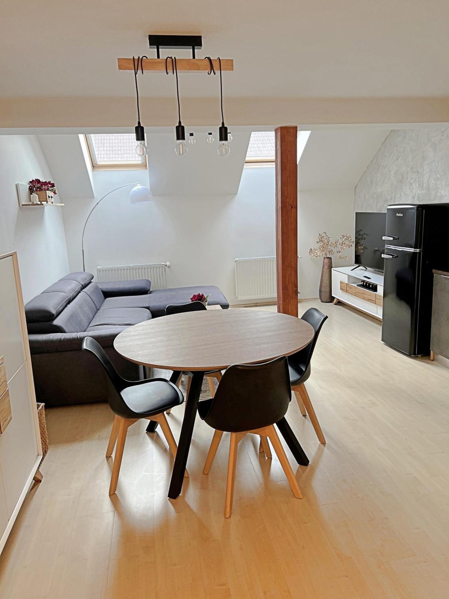 Mezonetovy Apartman V Centru Praha Bagian luar foto