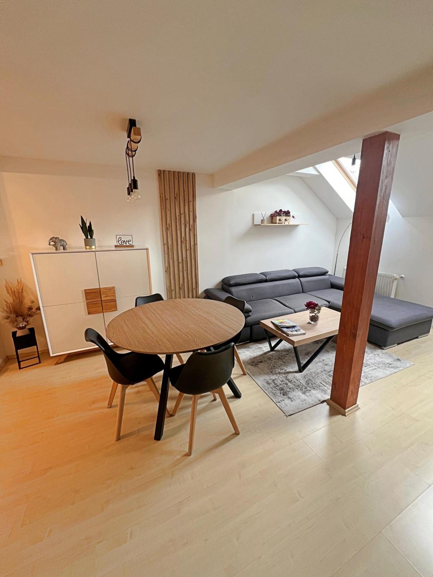 Mezonetovy Apartman V Centru Praha Bagian luar foto