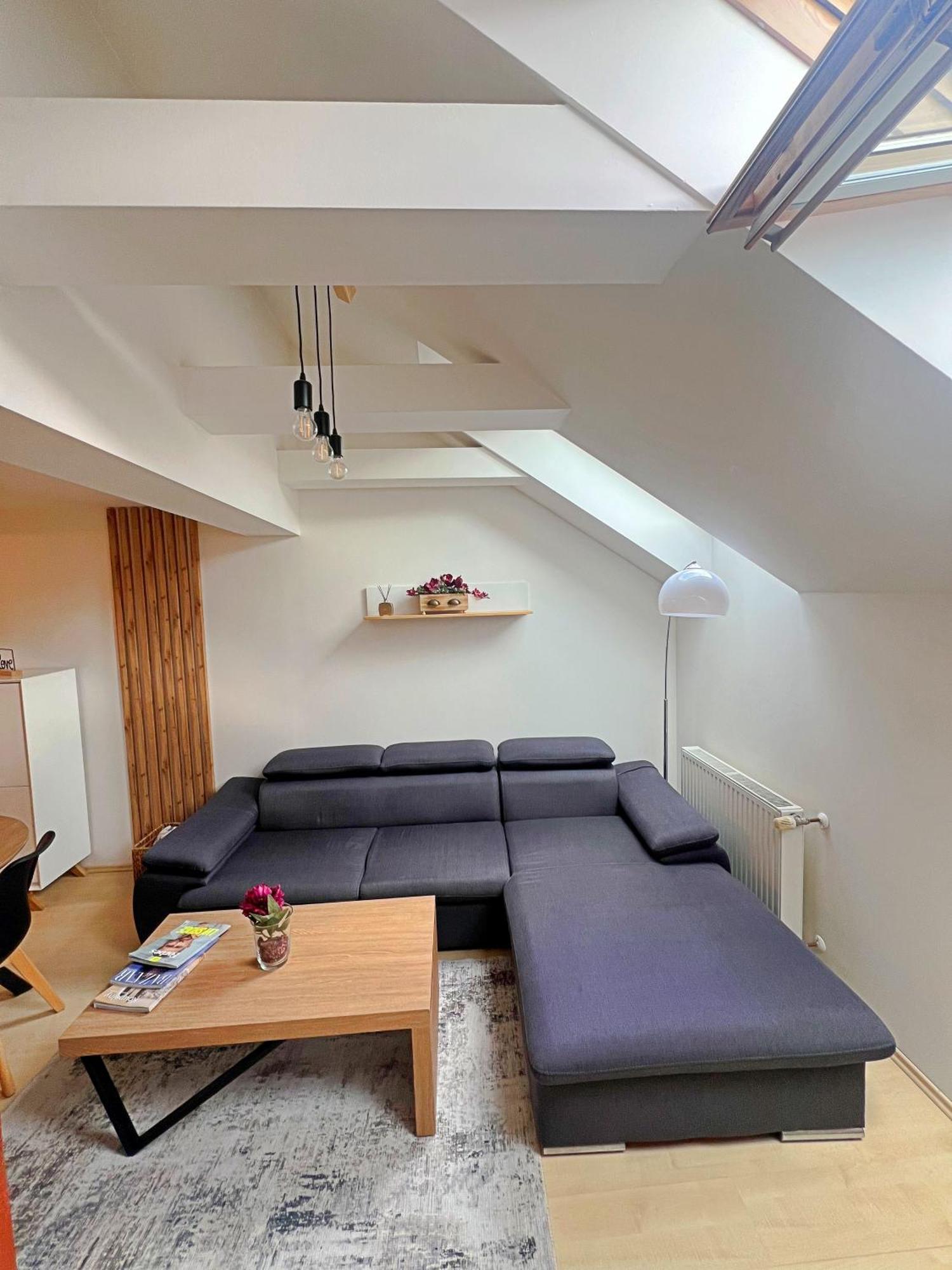 Mezonetovy Apartman V Centru Praha Bagian luar foto