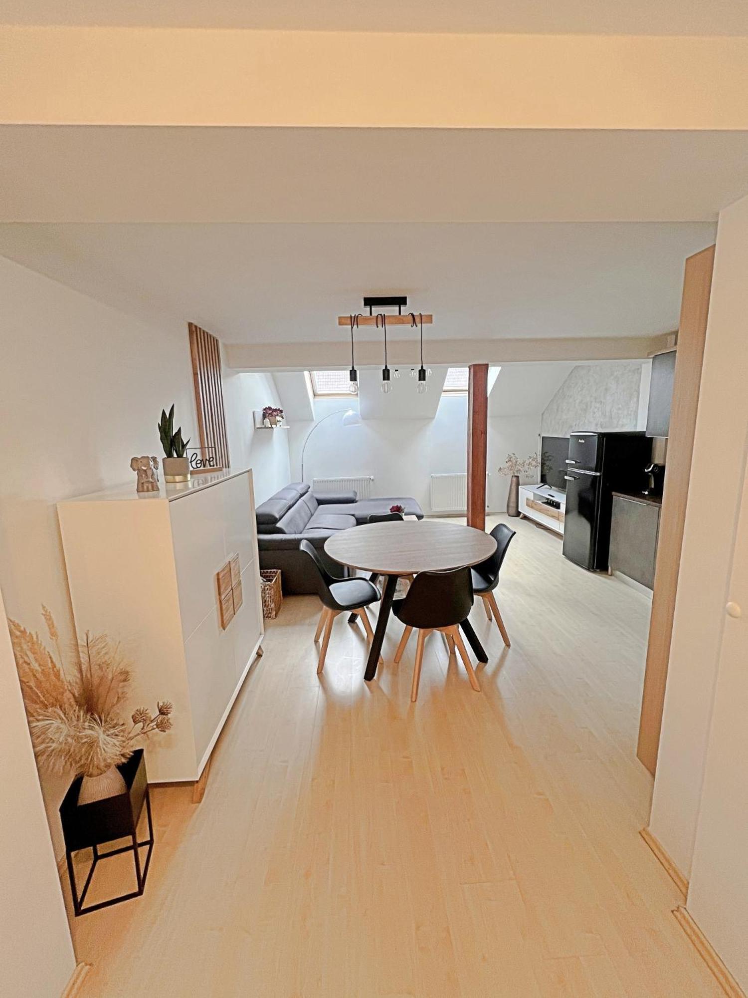 Mezonetovy Apartman V Centru Praha Bagian luar foto